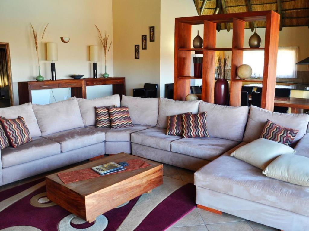 Dinkweng Safari Lodge The Waterberg Biosphere Luaran gambar