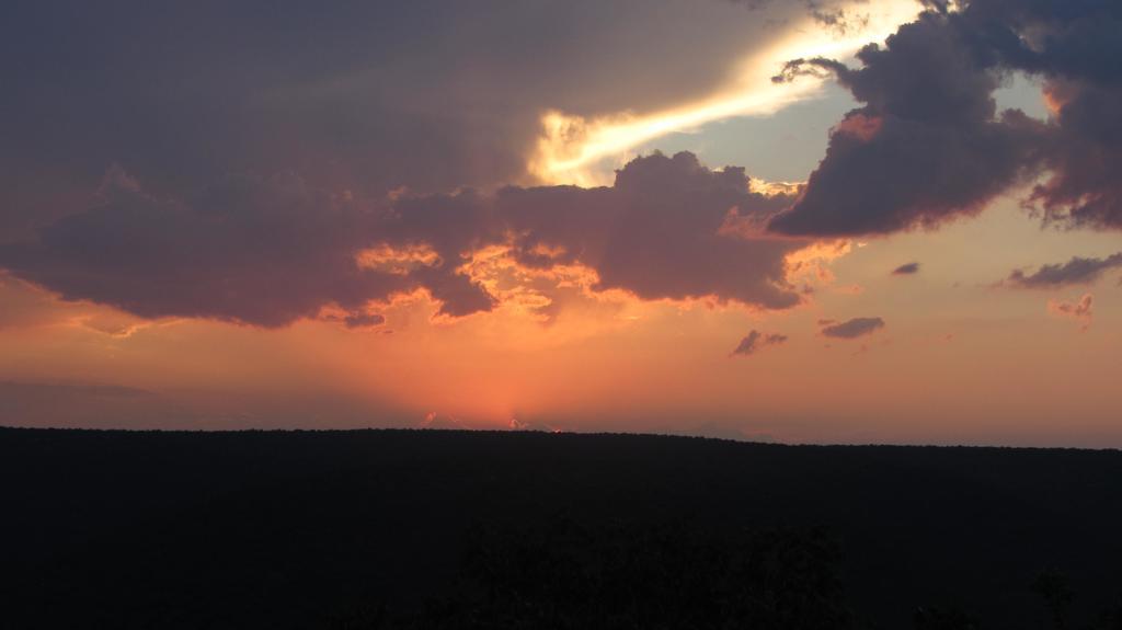 Dinkweng Safari Lodge The Waterberg Biosphere Luaran gambar