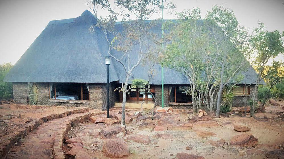 Dinkweng Safari Lodge The Waterberg Biosphere Luaran gambar