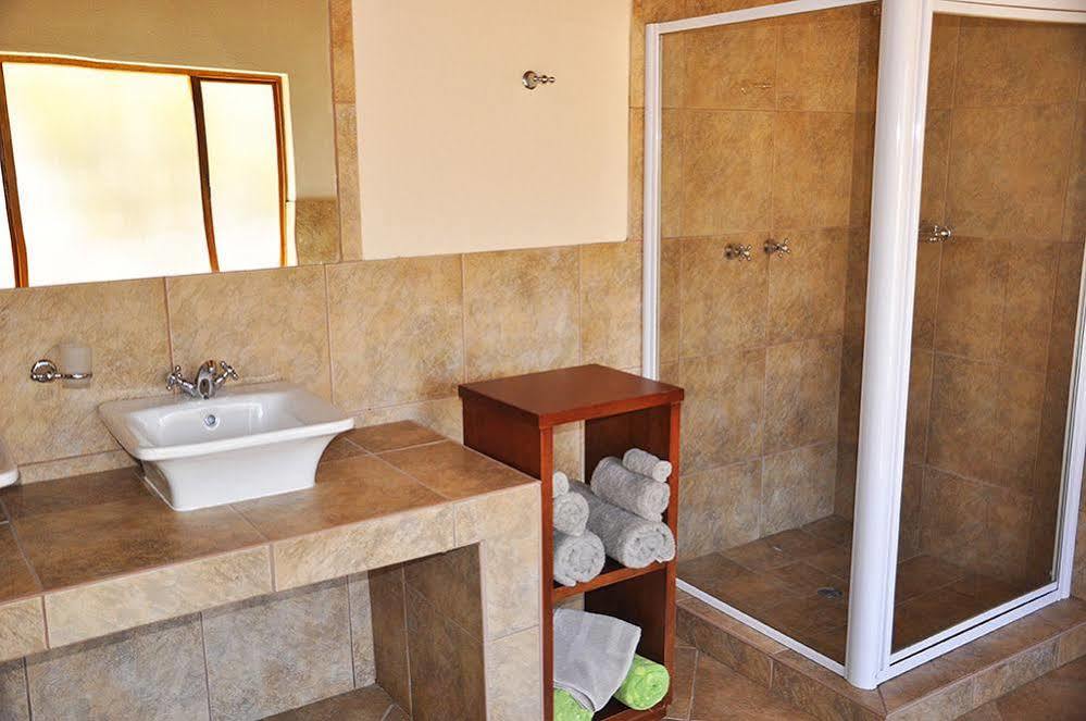 Dinkweng Safari Lodge The Waterberg Biosphere Luaran gambar