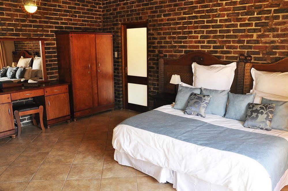 Dinkweng Safari Lodge The Waterberg Biosphere Luaran gambar